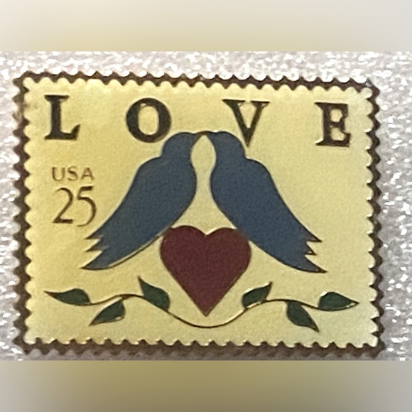 Vintage Love Doves Heart 25c Postage Stamp Pin Pinback Lapel Brooch - Picture 6 of 10